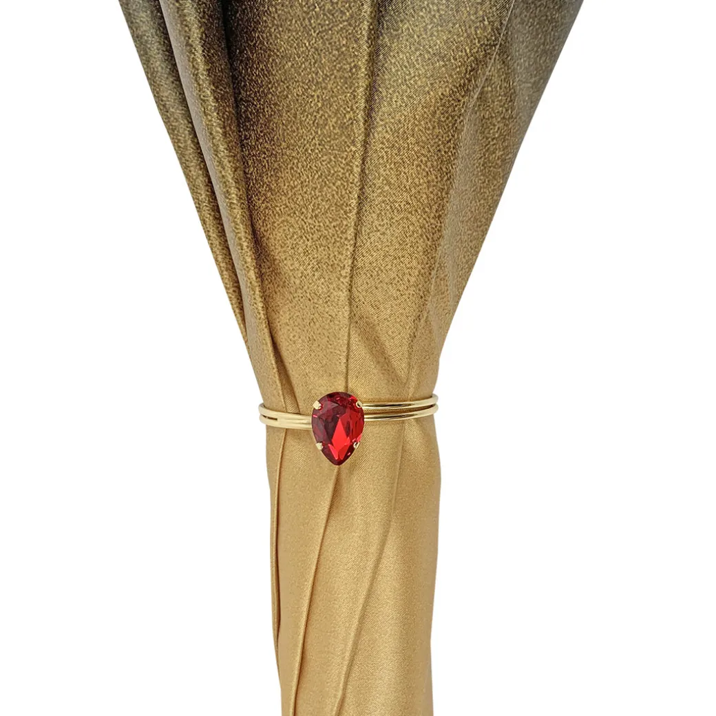 Crema e ombrello rosso con design esclusivo