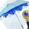 Design esclusivo del pavone con cristalli di zaffiro