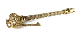 Elegante calzascarpe tempestato di migliaia di cristalli