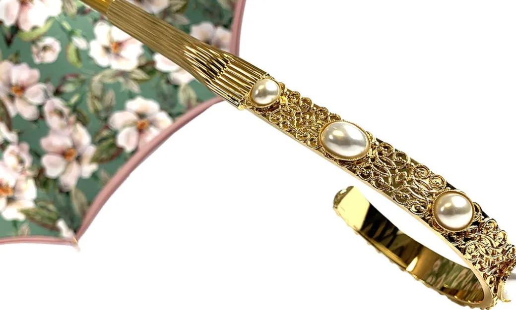 Fine ed elegante ombrello fiorato