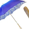 Ombrello azzurro fine ed elegante