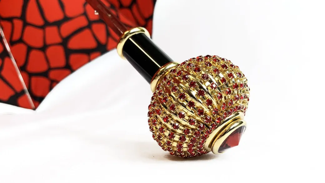Ombrello fatto a mano con Sfera decorata con cristalli rossi