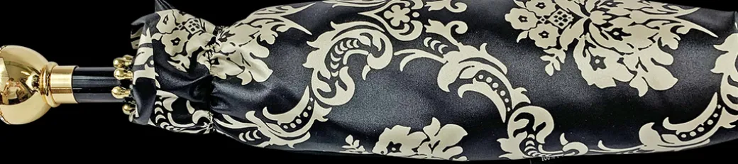 Ombrello nero doppio baldacchino con design damascato
