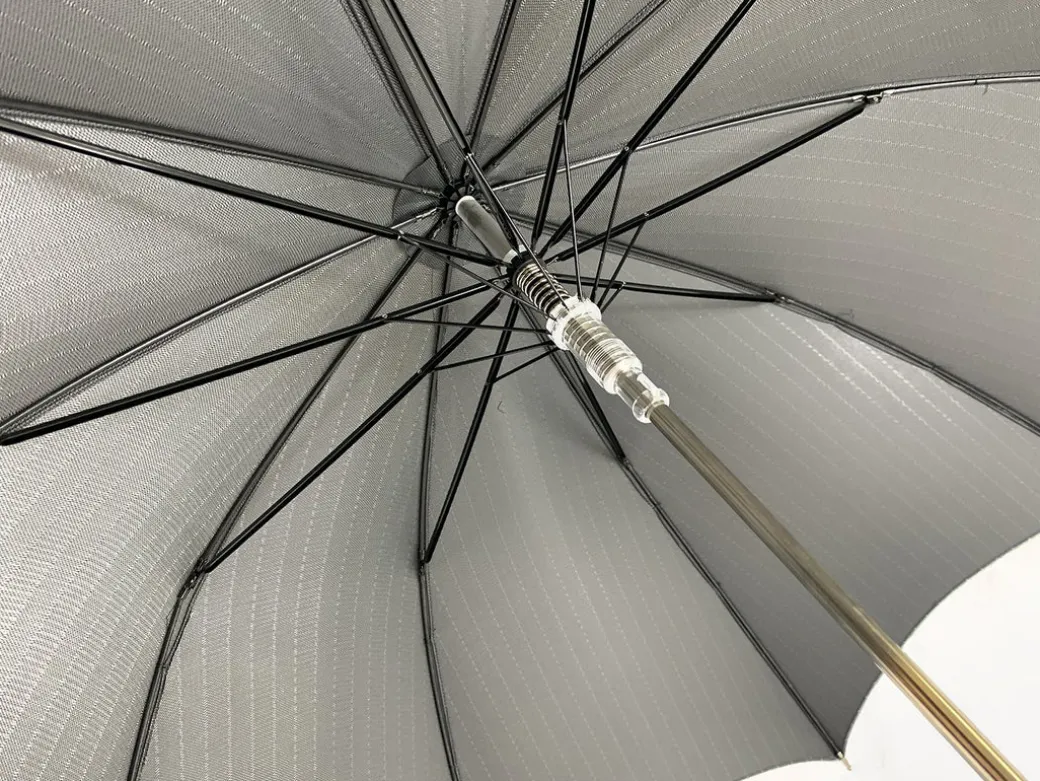 Ombrello rigato grigio il Marchesato